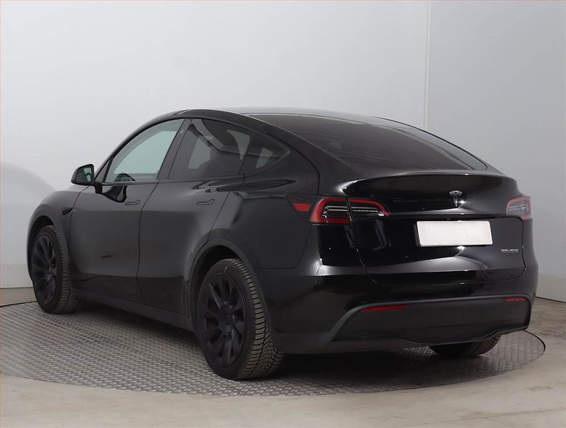 Tesla Model Y (2023) Long Range AWD 79kWh, SoH 92% - fotka 4 z 24