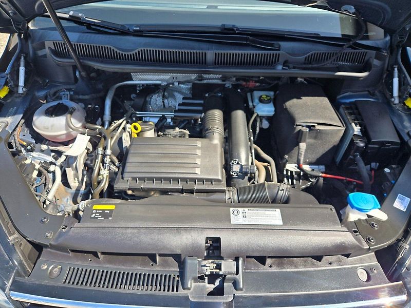 Volkswagen Touran (2016) 1.2 TSI Serviska,Tažné - fotka 30 z 33