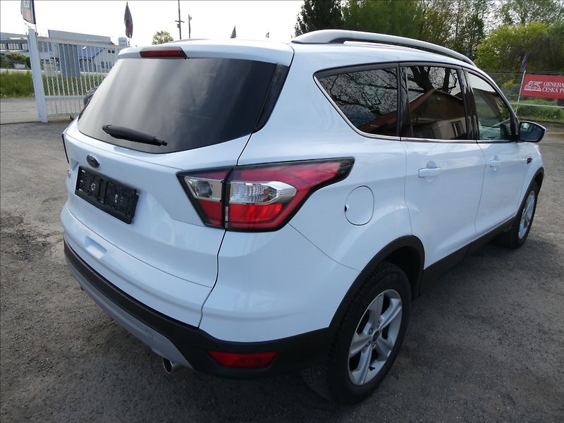 Ford Kuga 2,0 TDCi 110kW Panorama,naviga - fotka 10 z 45