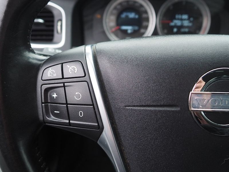 Volvo V60 (2010) 2.0D 120 kW, Automat - fotka 21 z 34