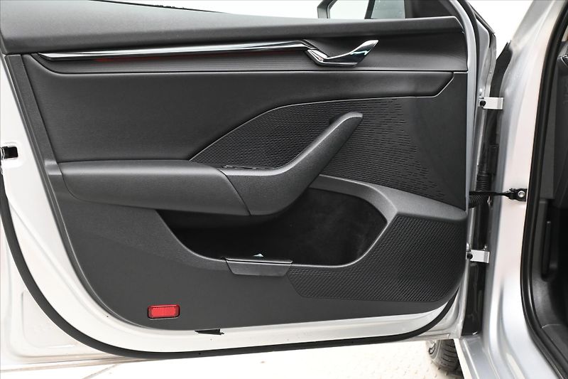 Škoda Octavia 2,0 TDI 110 kW DSG Clever Záru - fotka 24 z 30