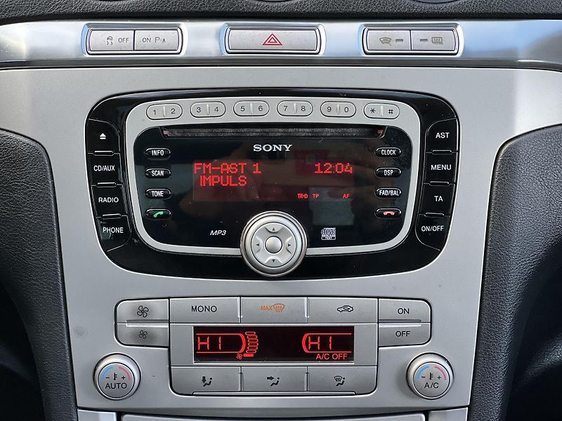 Ford S-MAX 2.0TDCi 103kw AUTOMAT TEMPOMAT - fotka 19 z 40