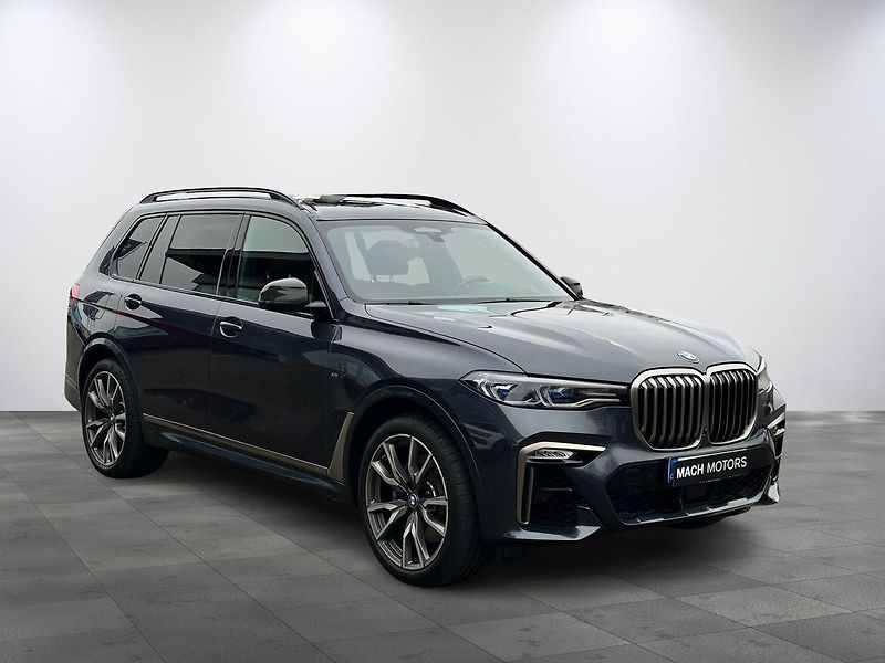BMW X7 50i xDrive Individual B&W - fotka 2 z 19