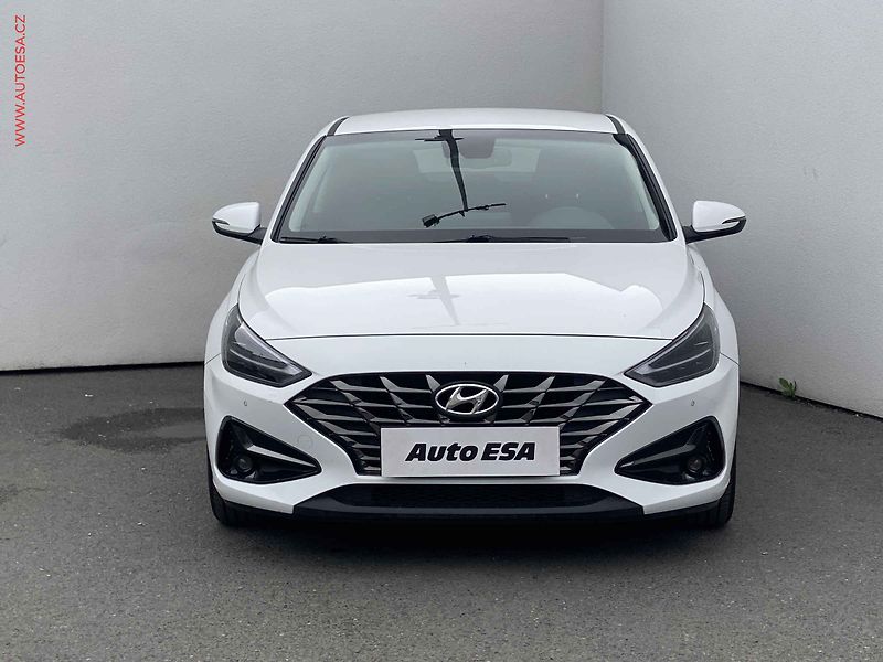Hyundai i30 (2022) 1.0 T-GDI, 1.maj,ČR, servis - fotka 2 z 19