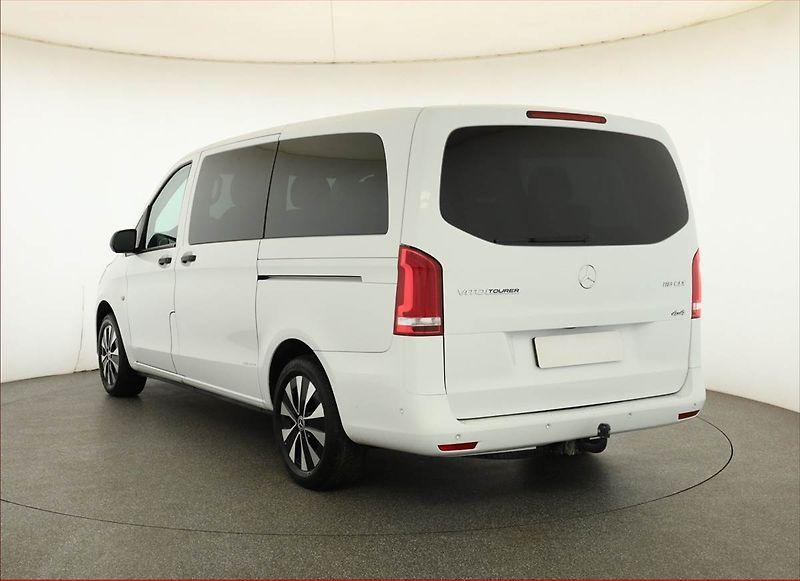 Mercedes-Benz Vito (2020) Select 119 CDI 4x4, Bus, 8Míst - fotka 4 z 17