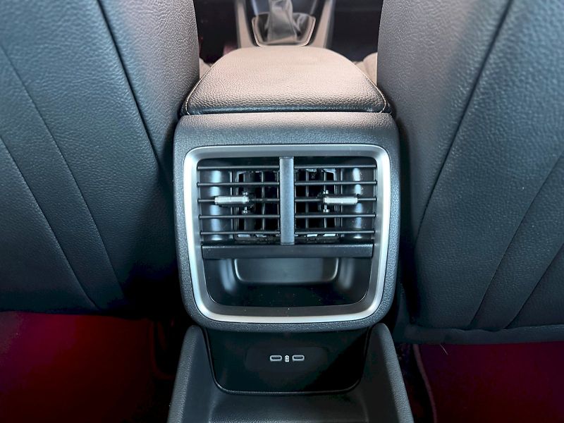 Škoda Octavia (2025) Top Selection 1.5 TSI / 110 kW - fotka 21 z 29