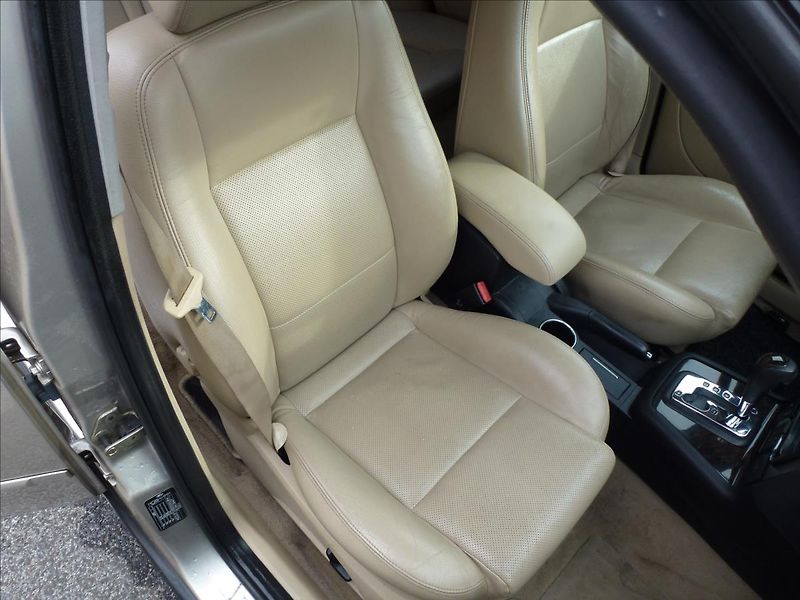 Ford Mondeo 2,5 i V6 24V Ghia Automat - fotka 23 z 49