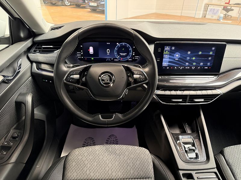 Škoda Octavia 2.0 TSI 140kW DSG Style Combi - fotka 6 z 23