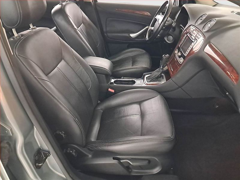 Ford Mondeo (2007) 2.0 TDCi, Automat, po STK - fotka 9 z 19
