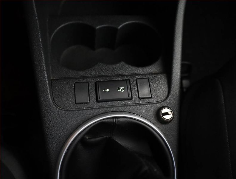 Škoda Fabia (2009) Ambiente 1.2 12V, Serv.kniha - fotka 13 z 16