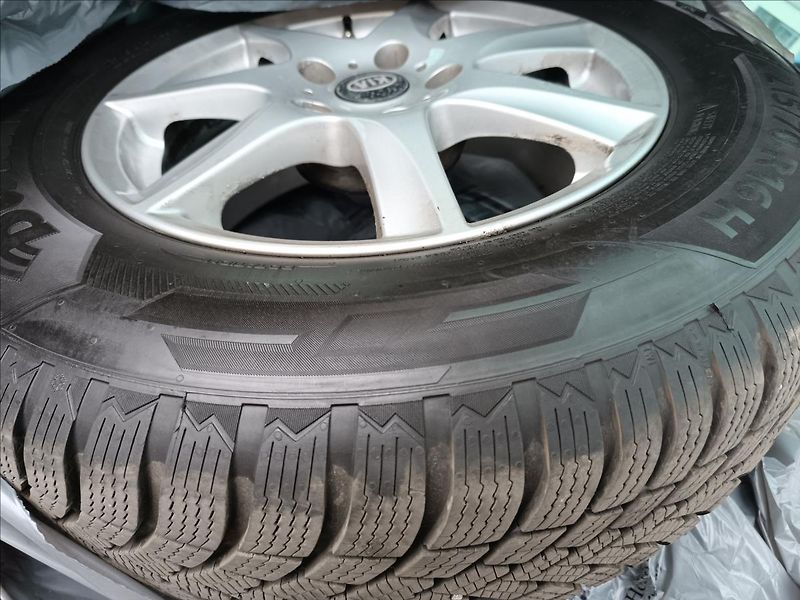 Kia Sportage 1,6 T-GDi 4x4 TOP - fotka 9 z 19