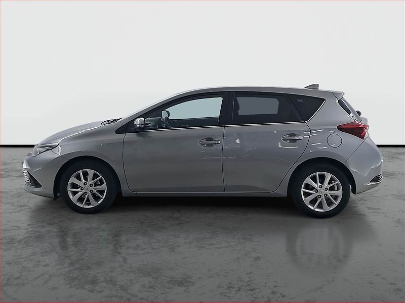 Toyota Auris (2015) 1.2 Ti, Serv.kniha, Tempomat - fotka 3 z 18