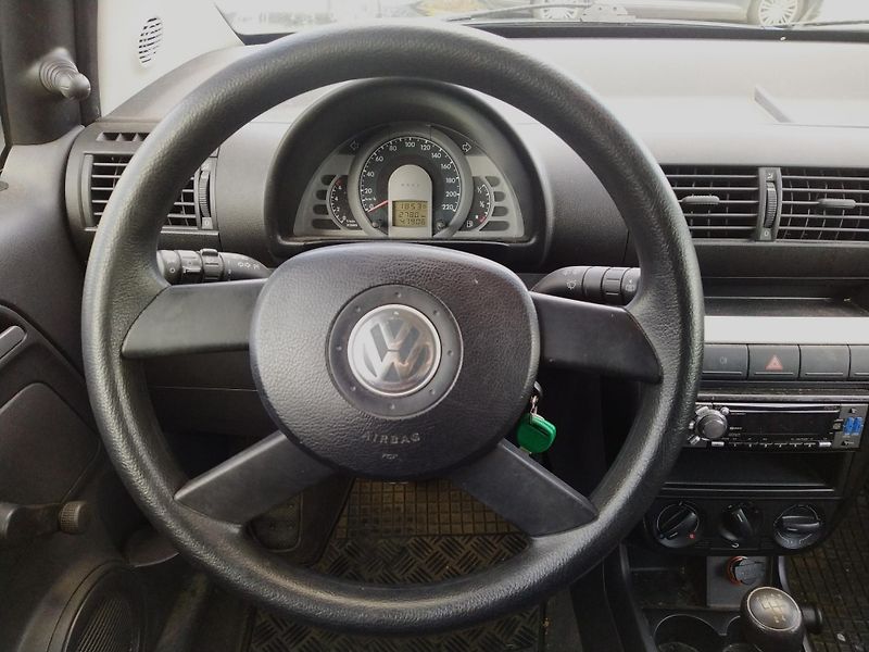 Volkswagen Fox (2006) 1.2 40 kW, nová STK - fotka 6 z 7