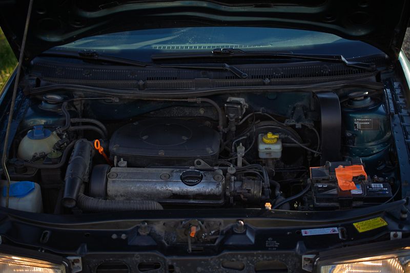 Škoda Octavia (1997) Prodám Škoda Octavia 1.6 benzí - fotka 24 z 28