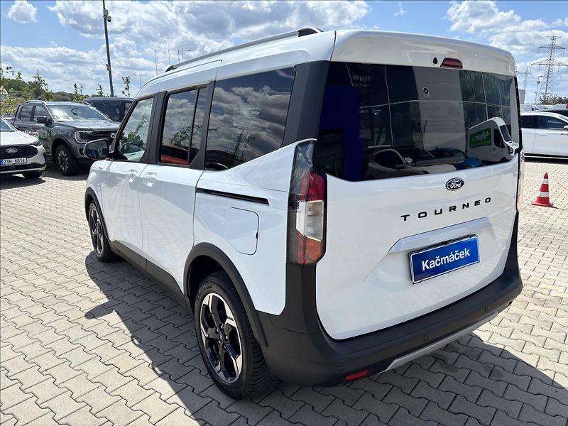 Ford Tourneo Courier 1,0 EcoBoost 91 kW Active AUT - fotka 3 z 44