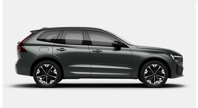 Volvo XC60 (2026) B5 AWD PLUS DARK AUT - fotka 6 z 14