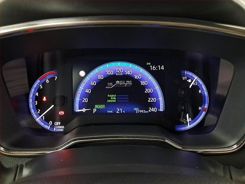 Toyota Corolla (2023) 1.8 Hybrid - fotka 11 z 19