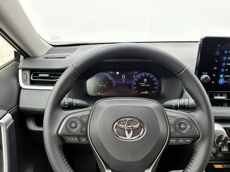 Toyota RAV4 2.5 HSD e-CVT AWD Comfort Styl - fotka 15 z 22