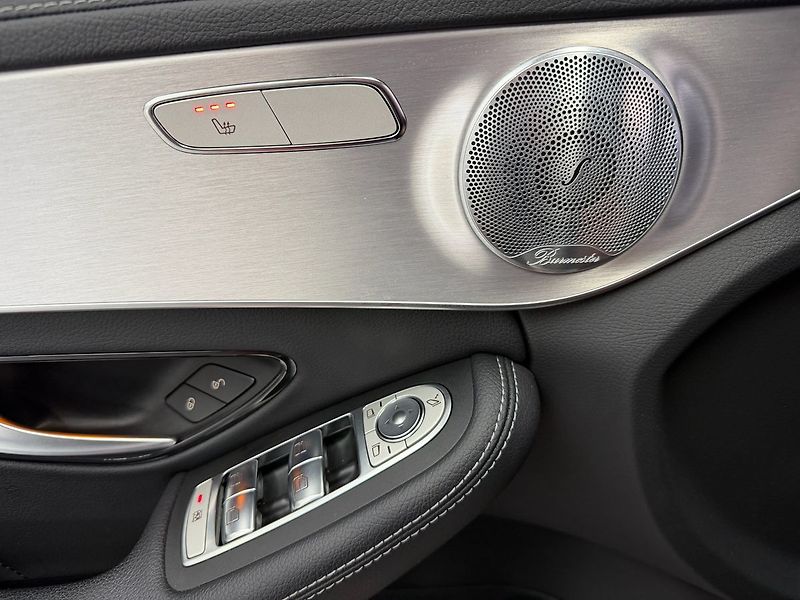 Mercedes-Benz Třídy C 300d AMG, WEBASTO, BURMESTER, - fotka 22 z 25