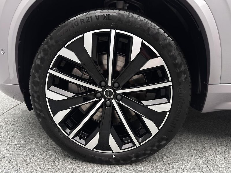 Volvo XC90 (2026) T8 AWD Plug-in BRIGHT PLUS 7m - fotka 25 z 27