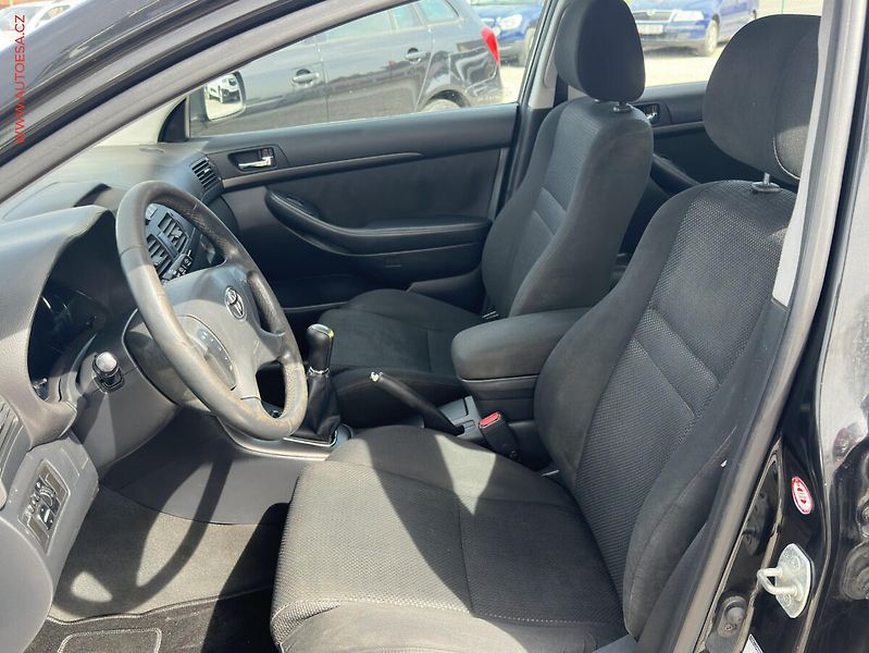 Toyota Avensis (2003) 1.8i, AC, TZ - fotka 9 z 17