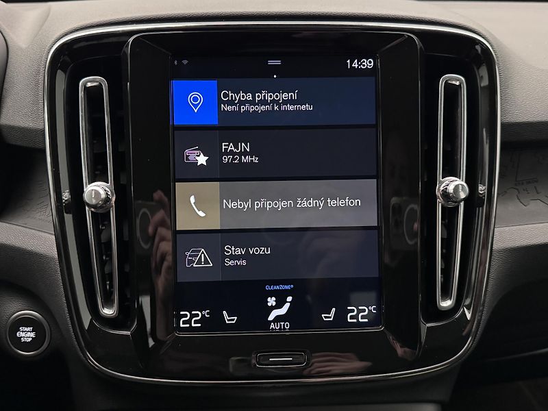 Volvo XC40 T4 AWD MOMENTUM CZ REZERVACE - fotka 26 z 34