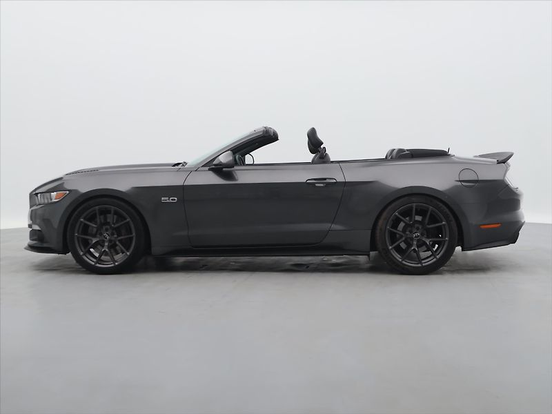 Ford Mustang GT 5,0 V8 534kW Kabriolet DPH - fotka 12 z 38