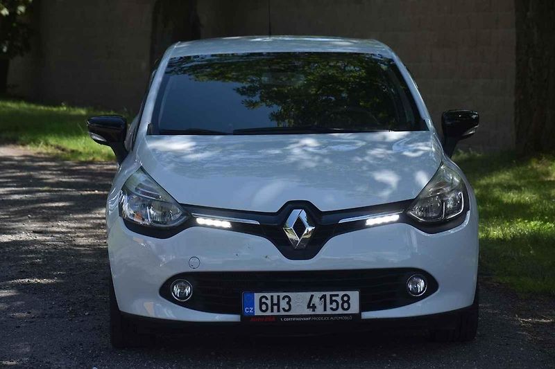 Renault Clio jezdí dobře jak na kvalitním, tak i na horším povrchu.