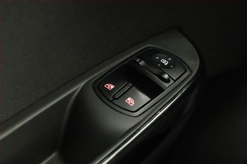 Opel Corsa (2016) 1.4, Tempomat - fotka 13 z 13