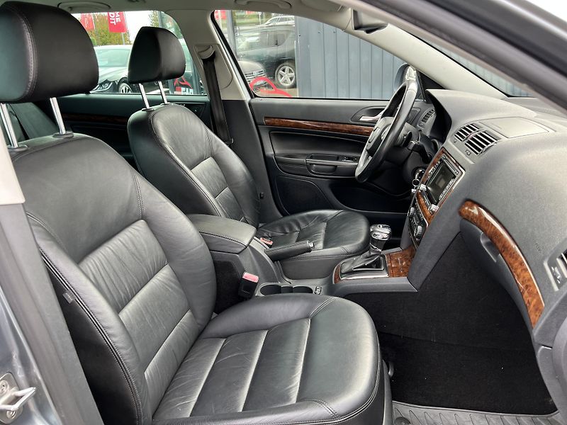Škoda Octavia 2.0TDi 103kw DSG TEMPOMAT ALU - fotka 34 z 41