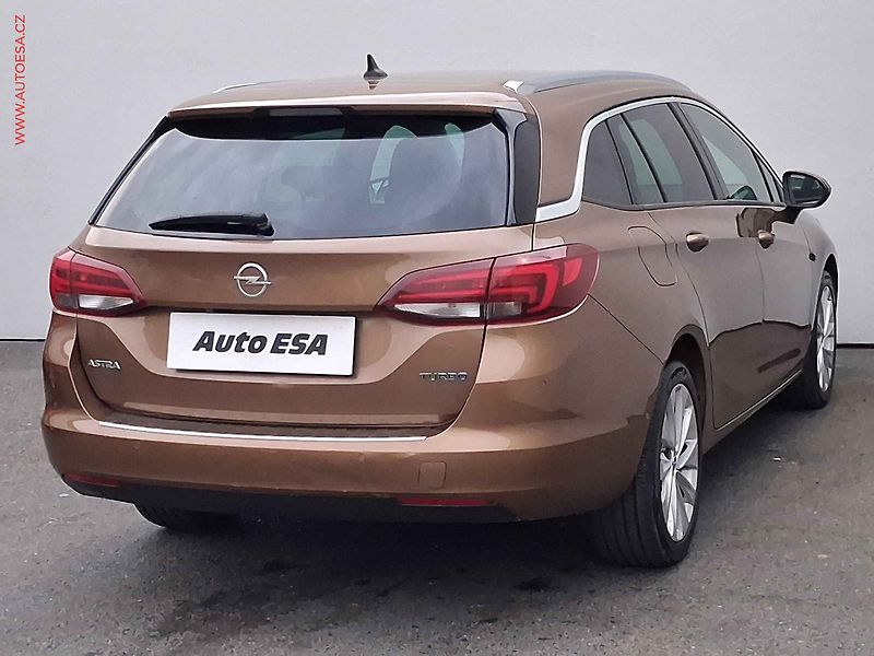 Opel Astra (2016) 1.4T, Innovation, AT, LED - fotka 4 z 16