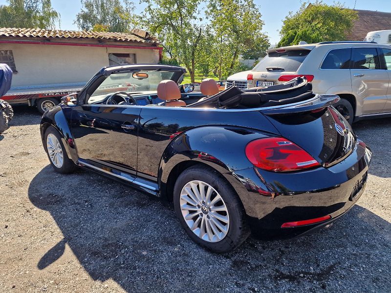 Volkswagen Beetle CABRIO 2,0TDI DSG CUP KAMERA  - fotka 6 z 26