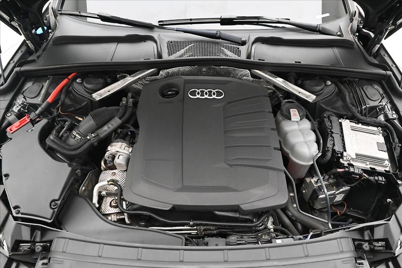 Audi A4 2,0 40TDI 150kW S-Tronic Záruk - fotka 9 z 32
