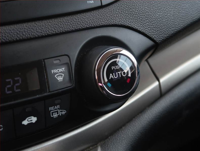 Honda CR-V (2015) 1.6 i-DTEC, Serv.kniha - fotka 17 z 19