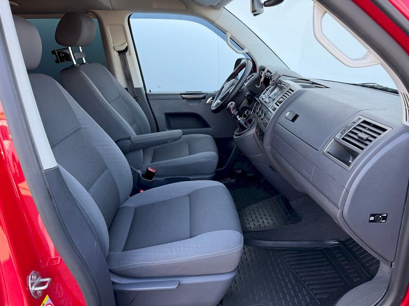 Volkswagen Multivan (2013) SL 2,0 TDI 103KW 6G - fotka 29 z 35