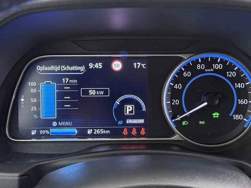 Nissan Leaf 110kW Tepelko 15'000km 1.Maj - fotka 5 z 11