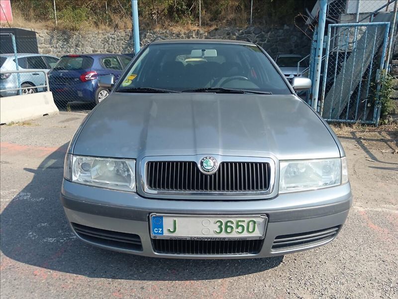 Škoda Octavia 1,9 TDi  Advance - fotka 2 z 19