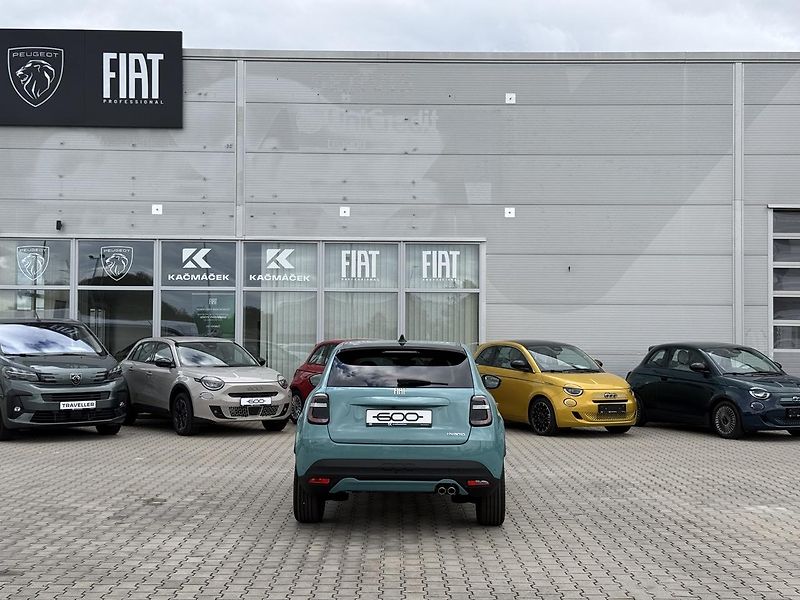 Fiat 600 (2026)  La Prima 1.2 Turbo Hybrid 145 - fotka 4 z 24