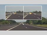 Tahle kritická situace ukazuje, jak užitečná jsou zpětná zrcátka. A jak důležité je také je používat.