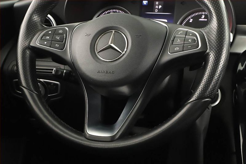 Mercedes-Benz GLC (2017) 220 d 4MATIC - fotka 18 z 21