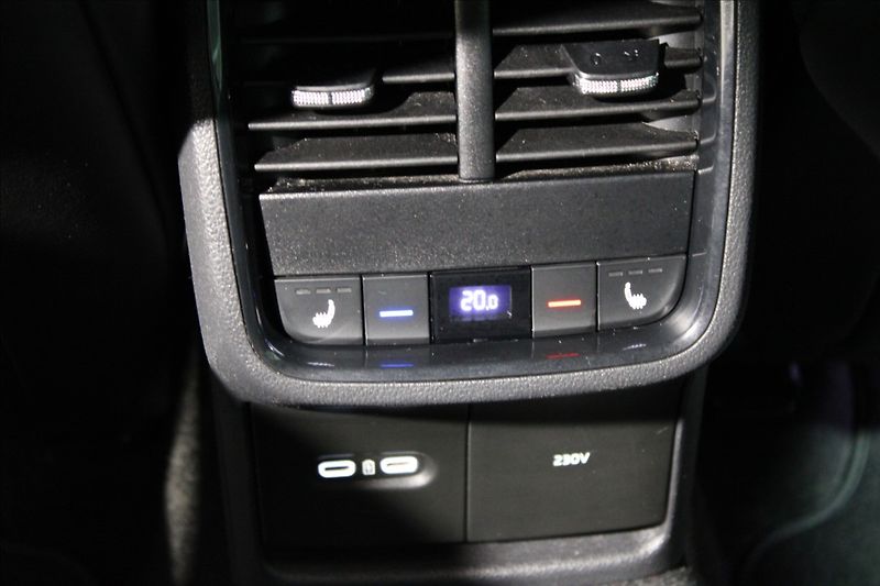 Škoda Octavia 2,0 TDI RS 147KW 4x4 zánovní - fotka 35 z 39