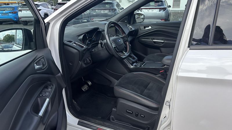 Ford Kuga (2019) 2,0TDCI 4X4 AT 110 kW - fotka 18 z 23