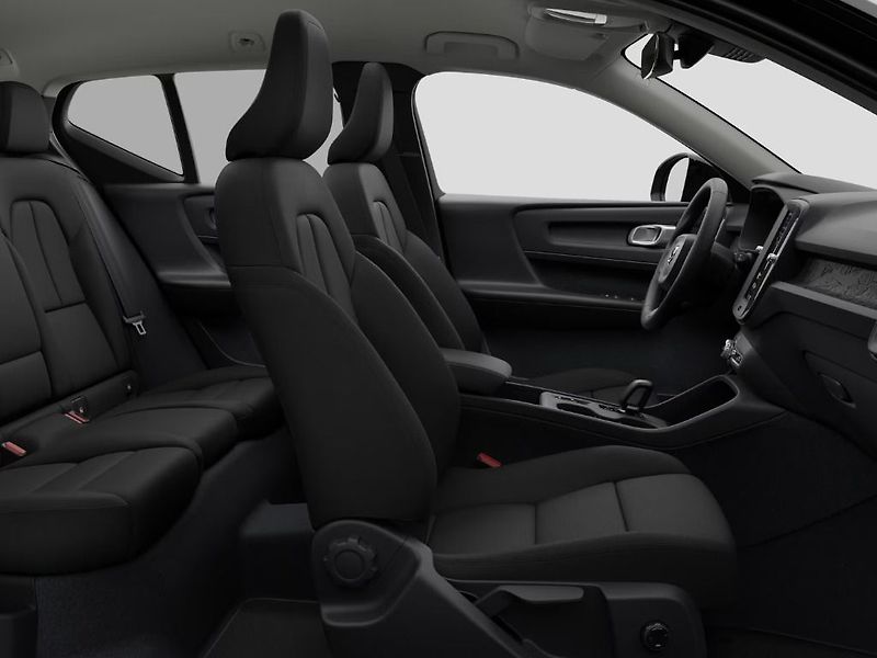 Volvo XC40 ESSENTIAL B3 FWD 120kW - fotka 10 z 13