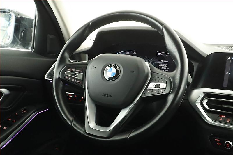 BMW Řada 3 (2021) 318 d, Automat, Serv.kniha - fotka 8 z 20