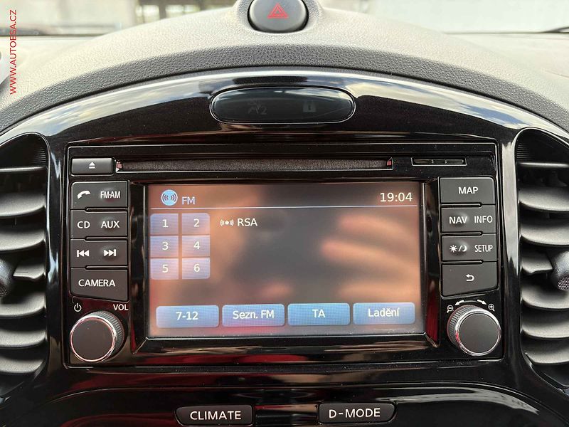 Nissan Juke (2014) 1.6 DiG-T 4x4, AT, navi - fotka 13 z 16