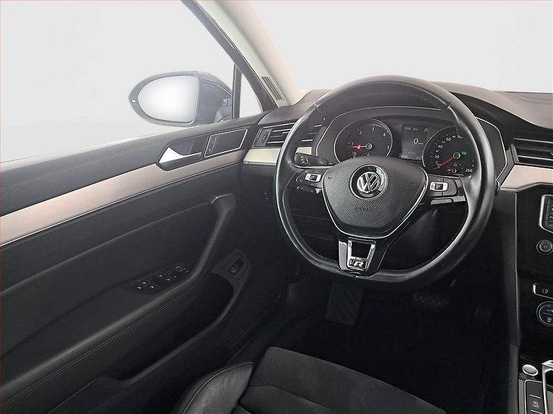 Volkswagen Passat (2015) 2.0 TDI, Automat, Serv.kniha - fotka 7 z 20