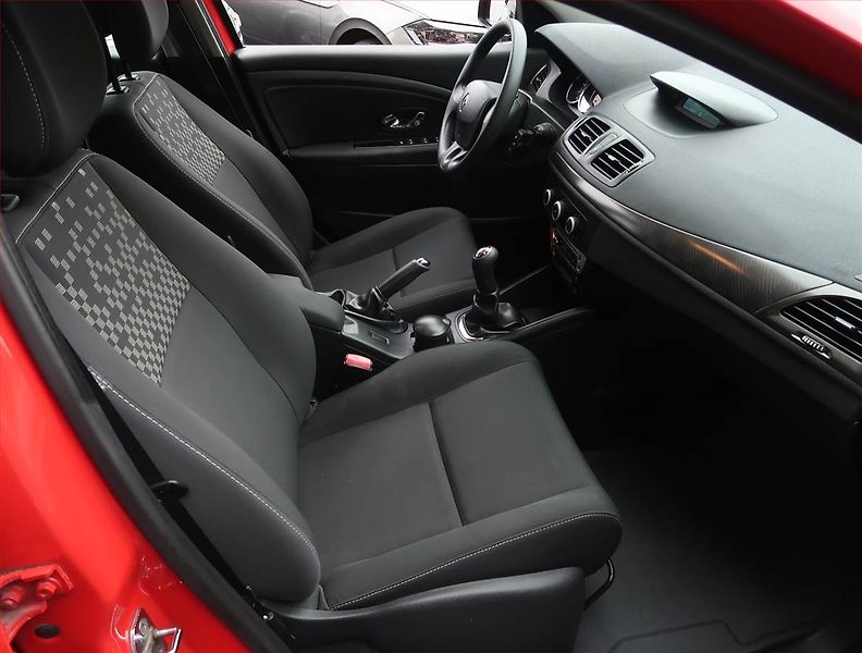 Renault Mégane (2012) 1.6 16V, Serv.kniha, Tempomat - fotka 9 z 15