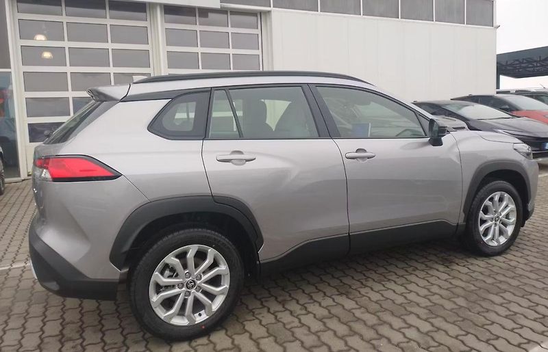 Toyota Corolla Cross (2026) Limited Edition - fotka 13 z 14
