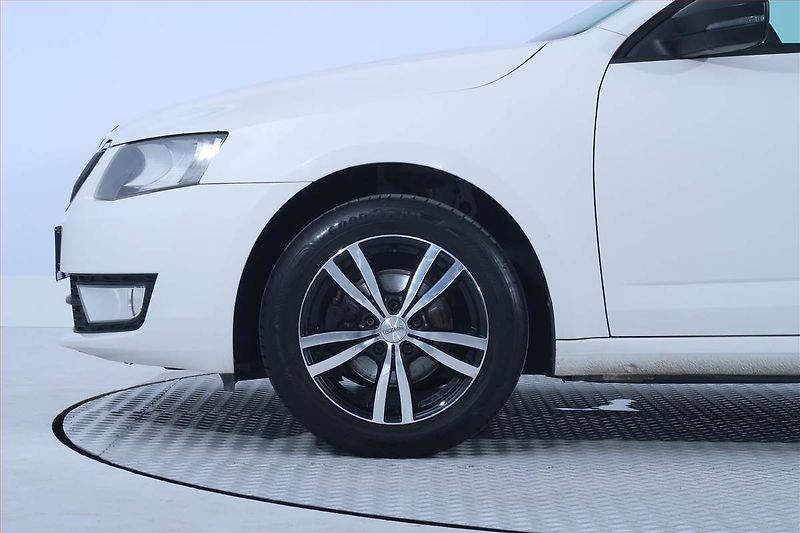 Škoda Octavia (2014) 1.2 TSI, Serv.kniha, Tempomat - fotka 14 z 17