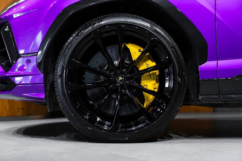 Lamborghini Urus - fotka 8 z 34